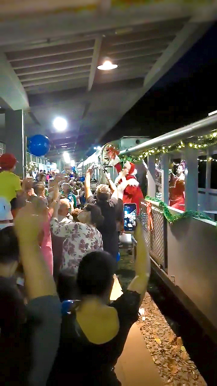 Chegada do Papai Noel, música e fusqueata marcam o início do Natal  Encantado em Itu