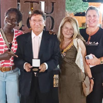 Tucano recebeu os cumprimentos de leitoras e admiradoras da Revista